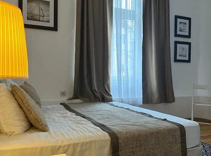 Just Проживание в семье *