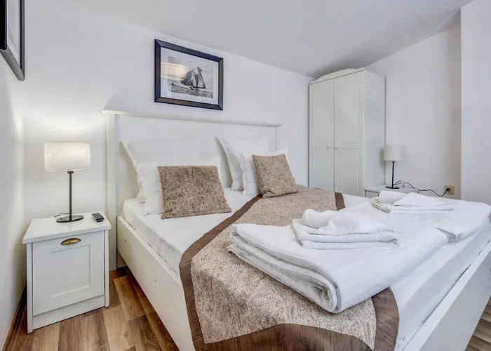 Проживание в семье Just