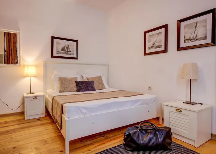 Проживание в семье Just